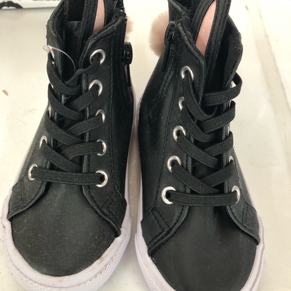 Bunny Highcut Sneakers Size 6.5